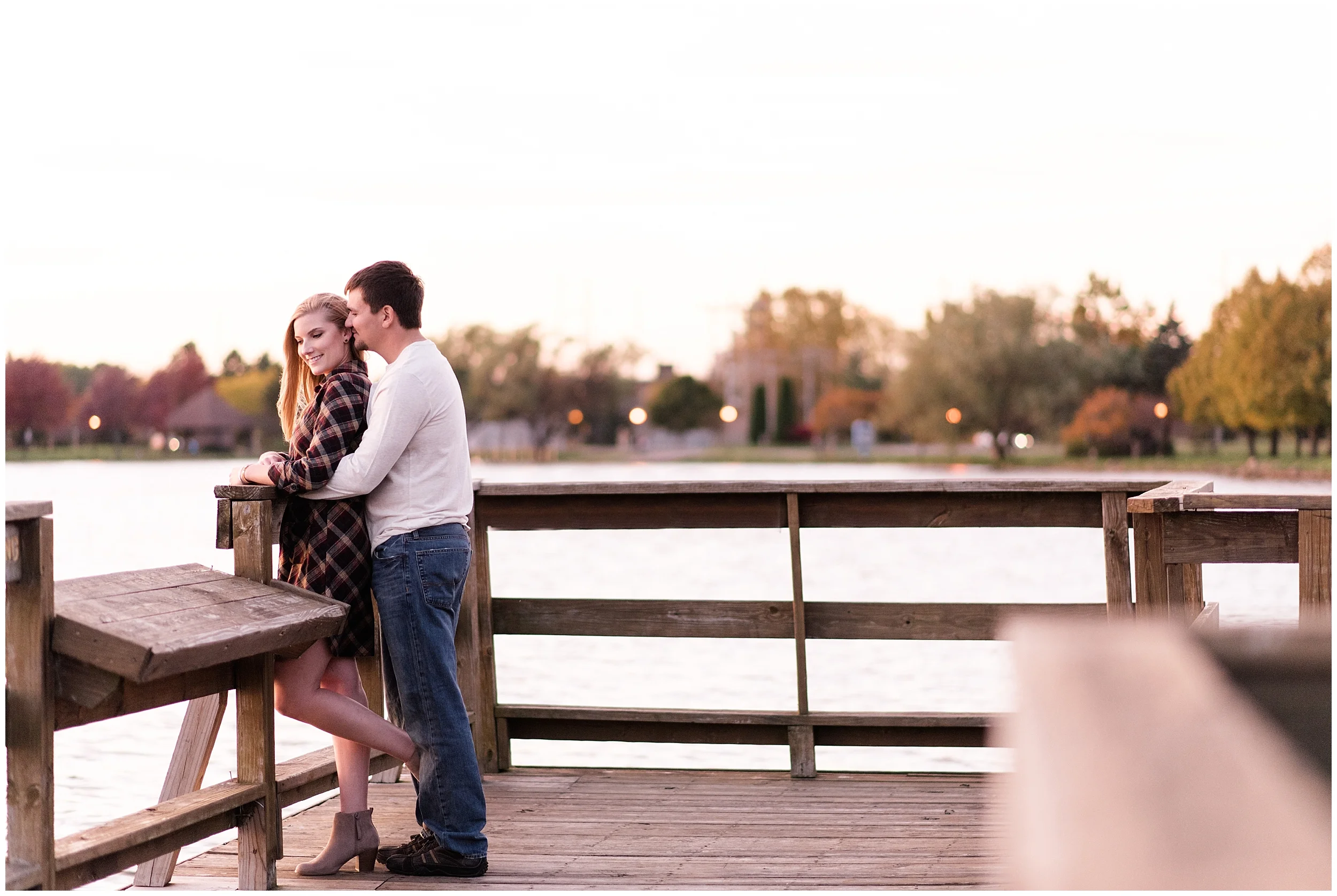 Weddings_by_Raisa_Photography_Cadillac_Michigan_October_Fall_Engagement_Milwaukee_Wisconsin_Photographer_0026.jpg