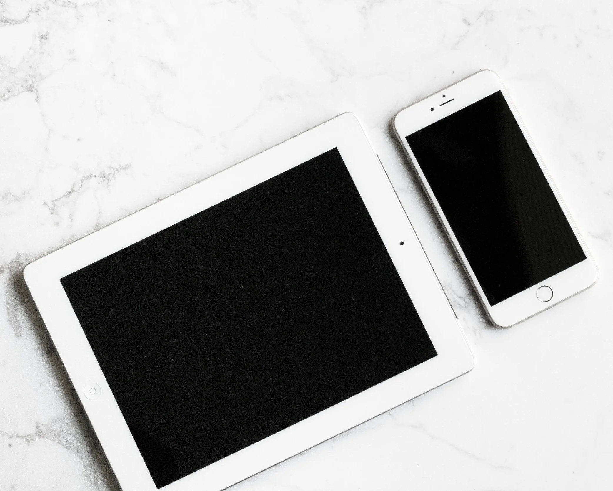 Apple-iPhone-iPad.jpg