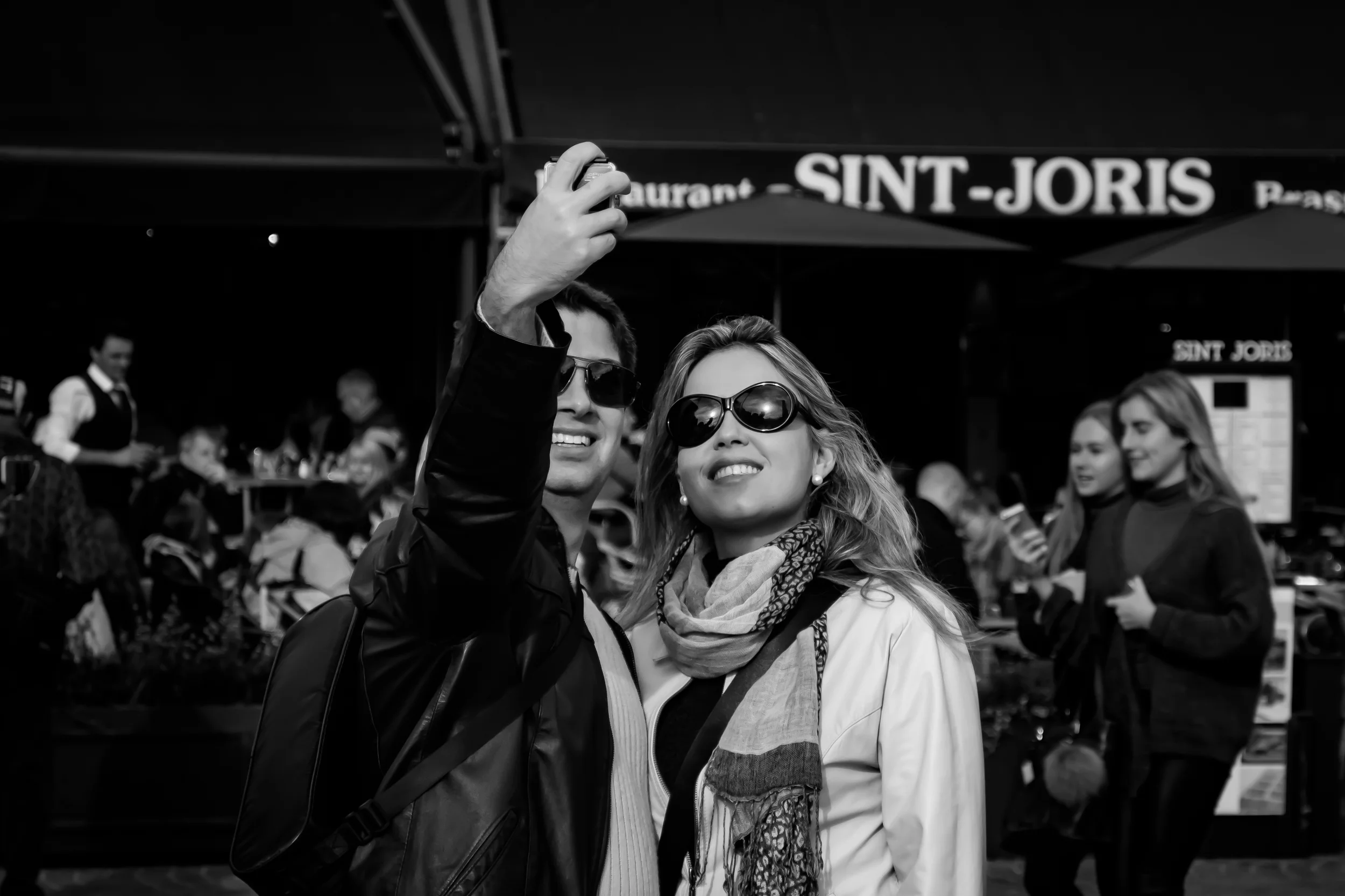 Viewfinder-Grote-Mart-Brugge-Belfort-selfie-jong-verliefd-koppel