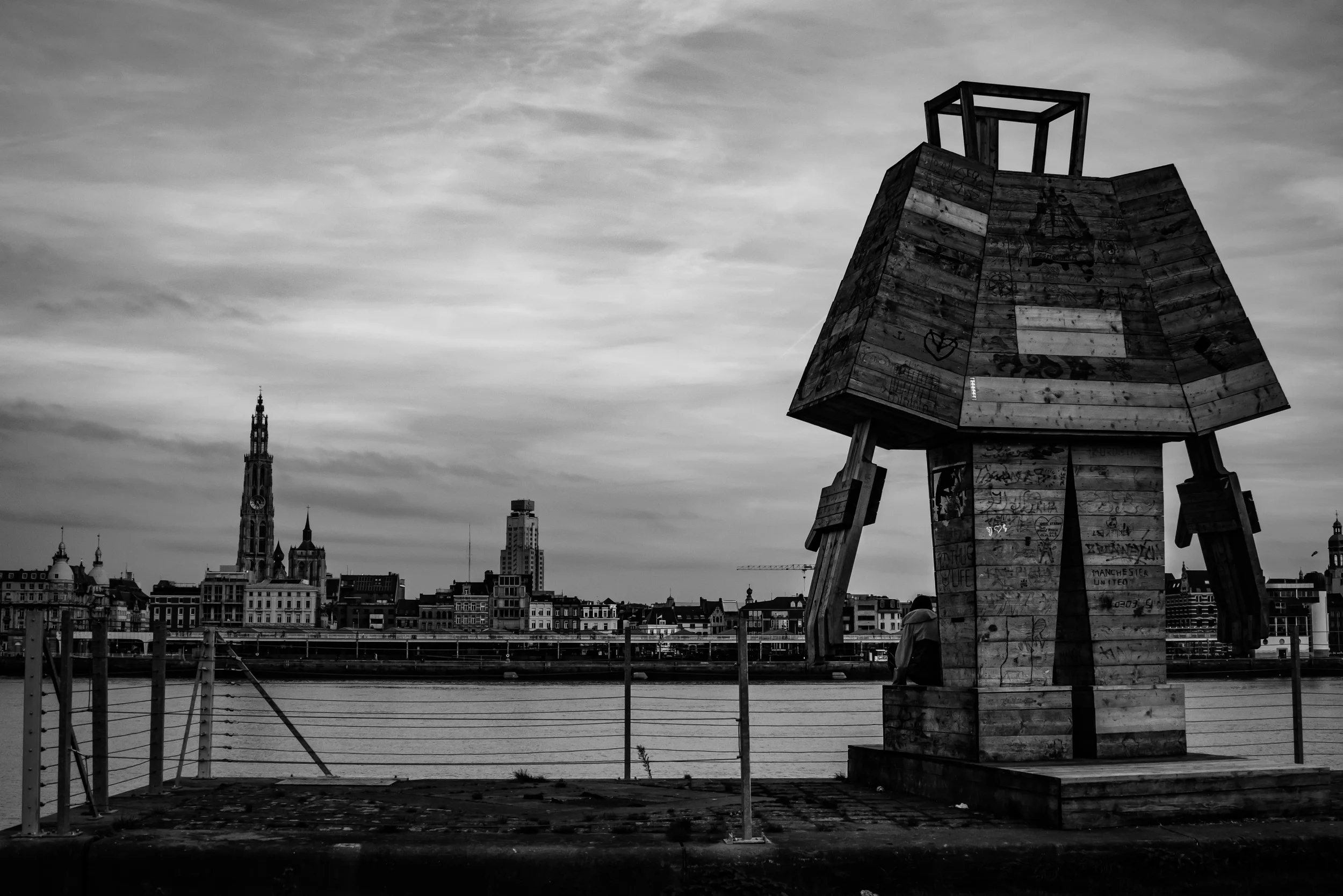 Wat doet de CosmoGolem van Antwerpen?