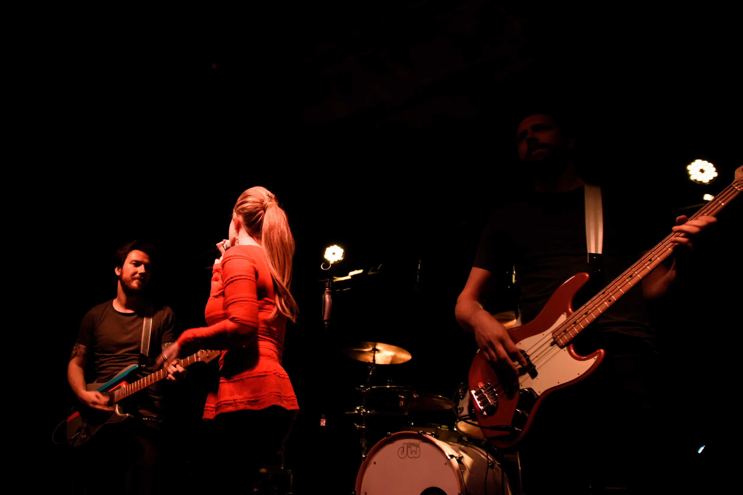 Viewfinder-Uncle-Phil-speelt-in-Charlatan-Gent-funk-disco-soul-band-Ruisbroek-allen-8.jpg