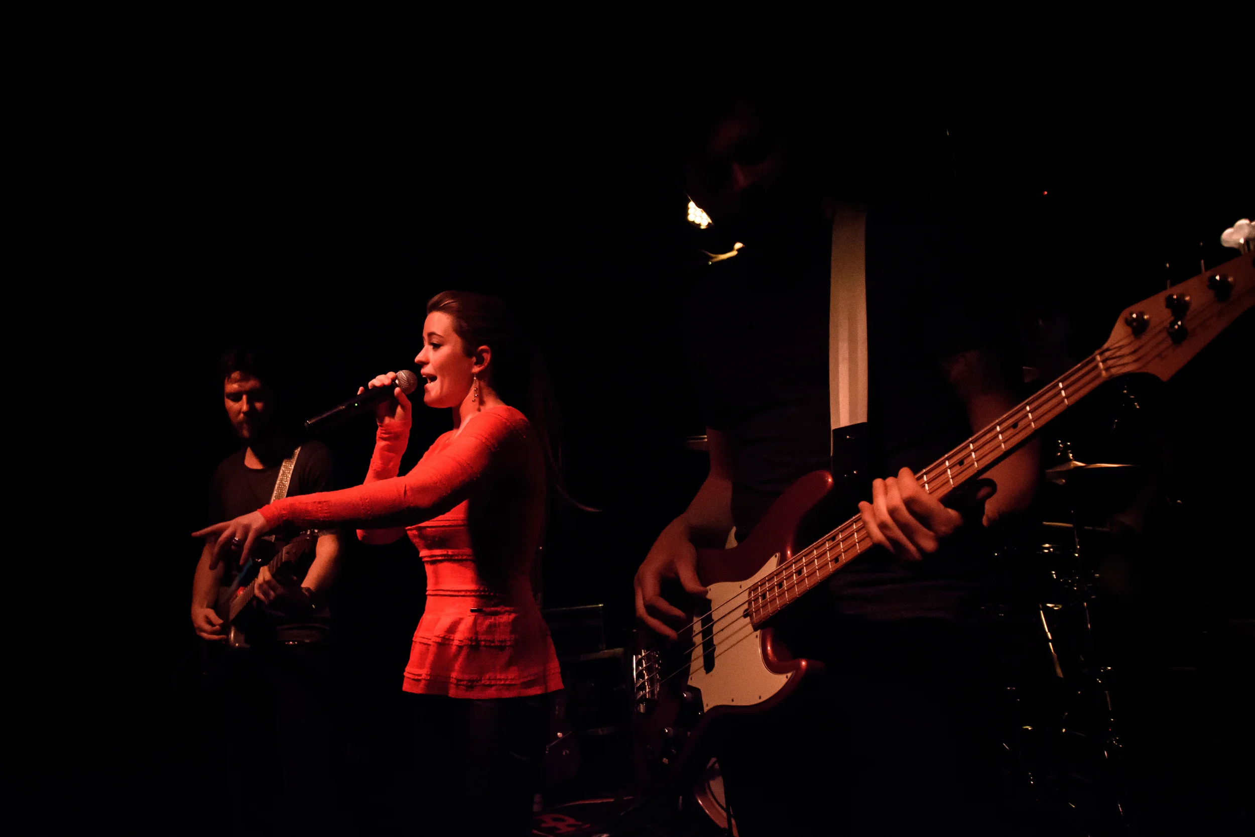 Viewfinder-Uncle-Phil-speelt-in-Charlatan-Gent-funk-disco-soul-band-Ruisbroek-allen64.jpg