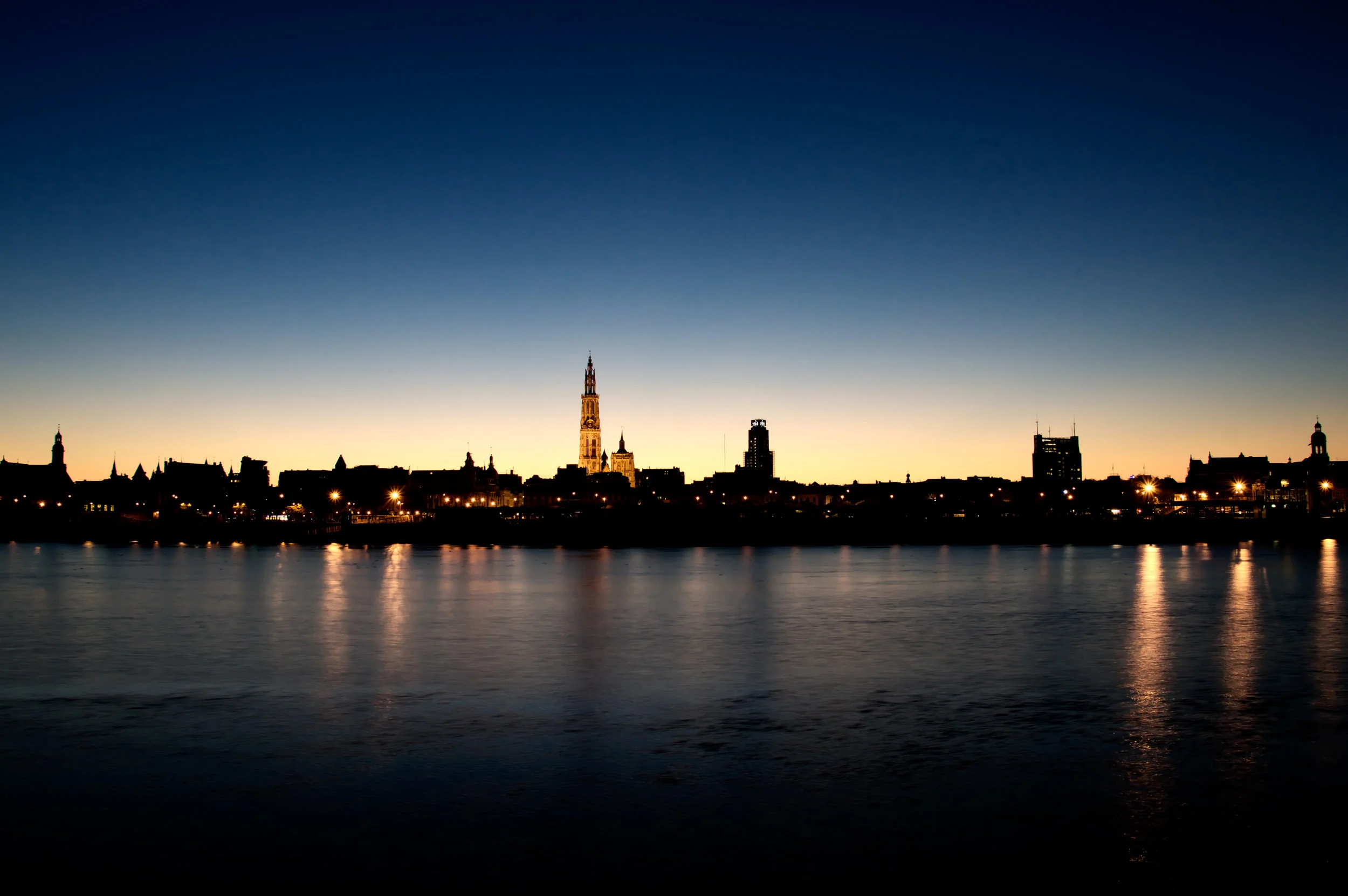 Antwerpen bij zonsopgang