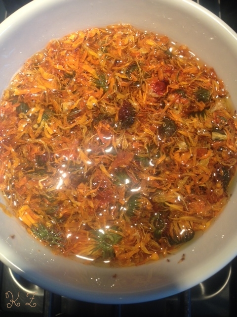 calendula infusing.jpeg