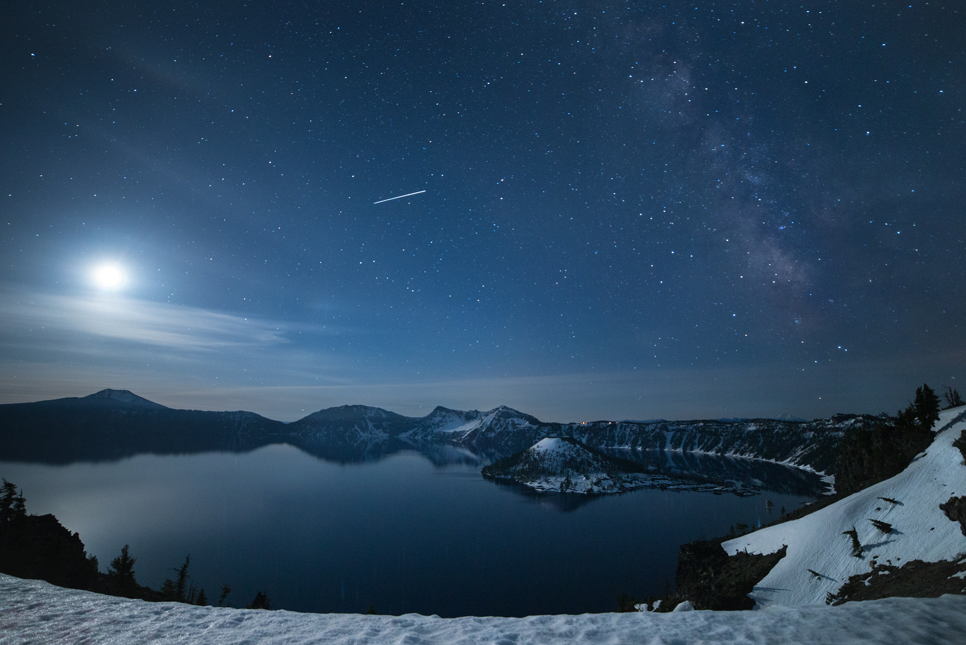 f/2.8, ISO 1250, 25". Crater Lake National Park, 5/29/16, 3:00am.