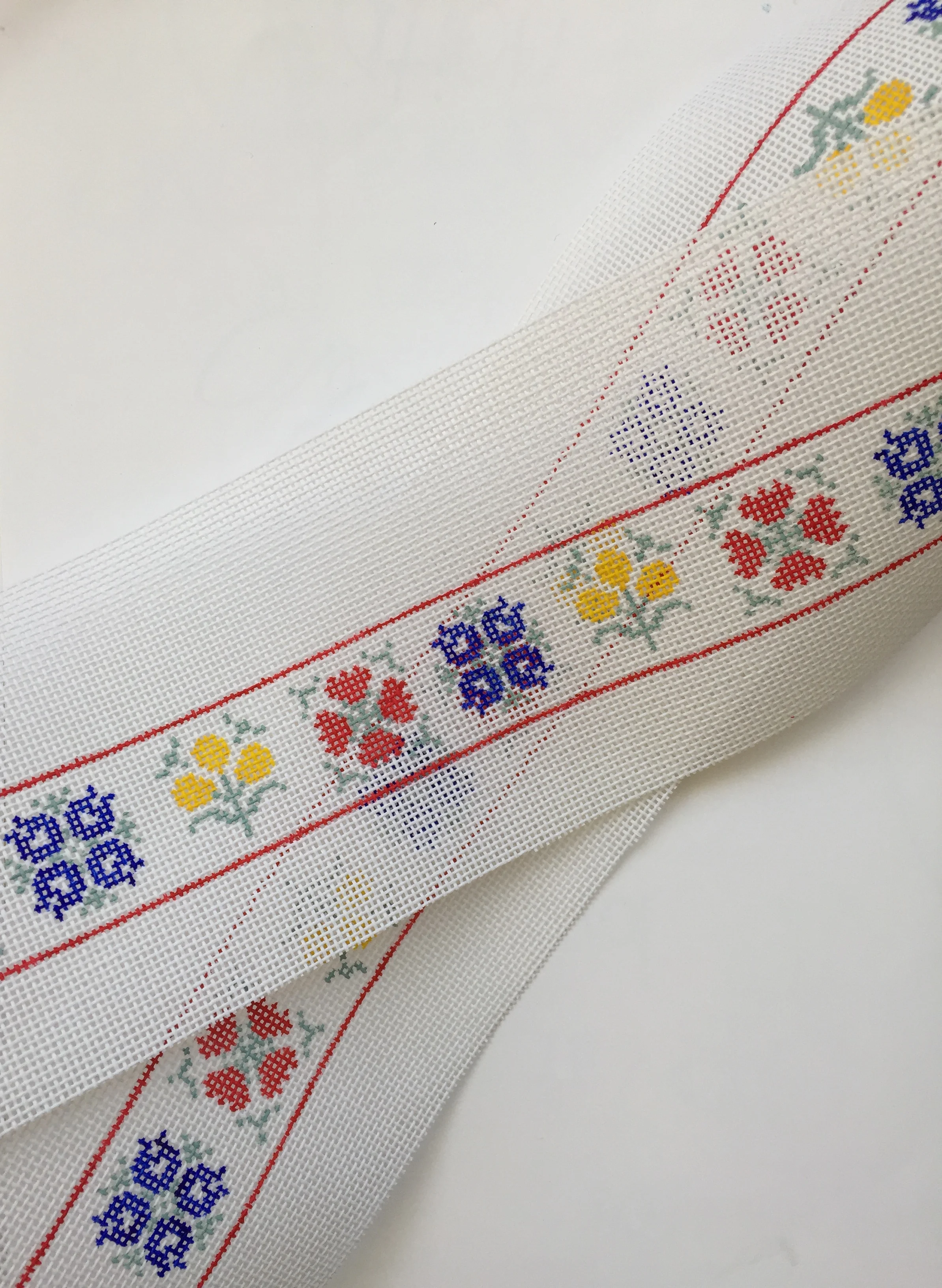 Edelweiss & Hearts Belt 20A 1.25” x 36"" on 18 mesh