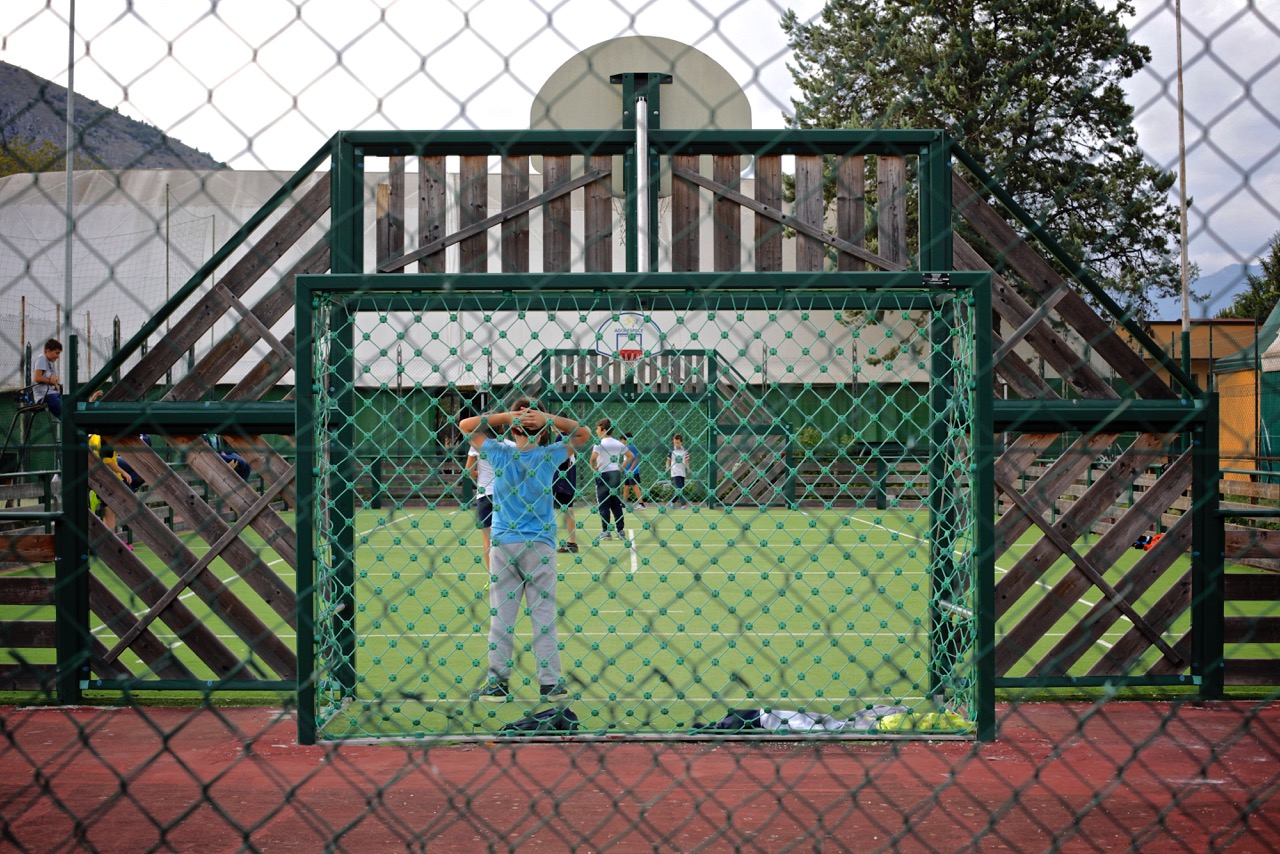 Il campo sportivo pubblico in via Gramsci. Bussi sul Tirino (Pescara), 2014.