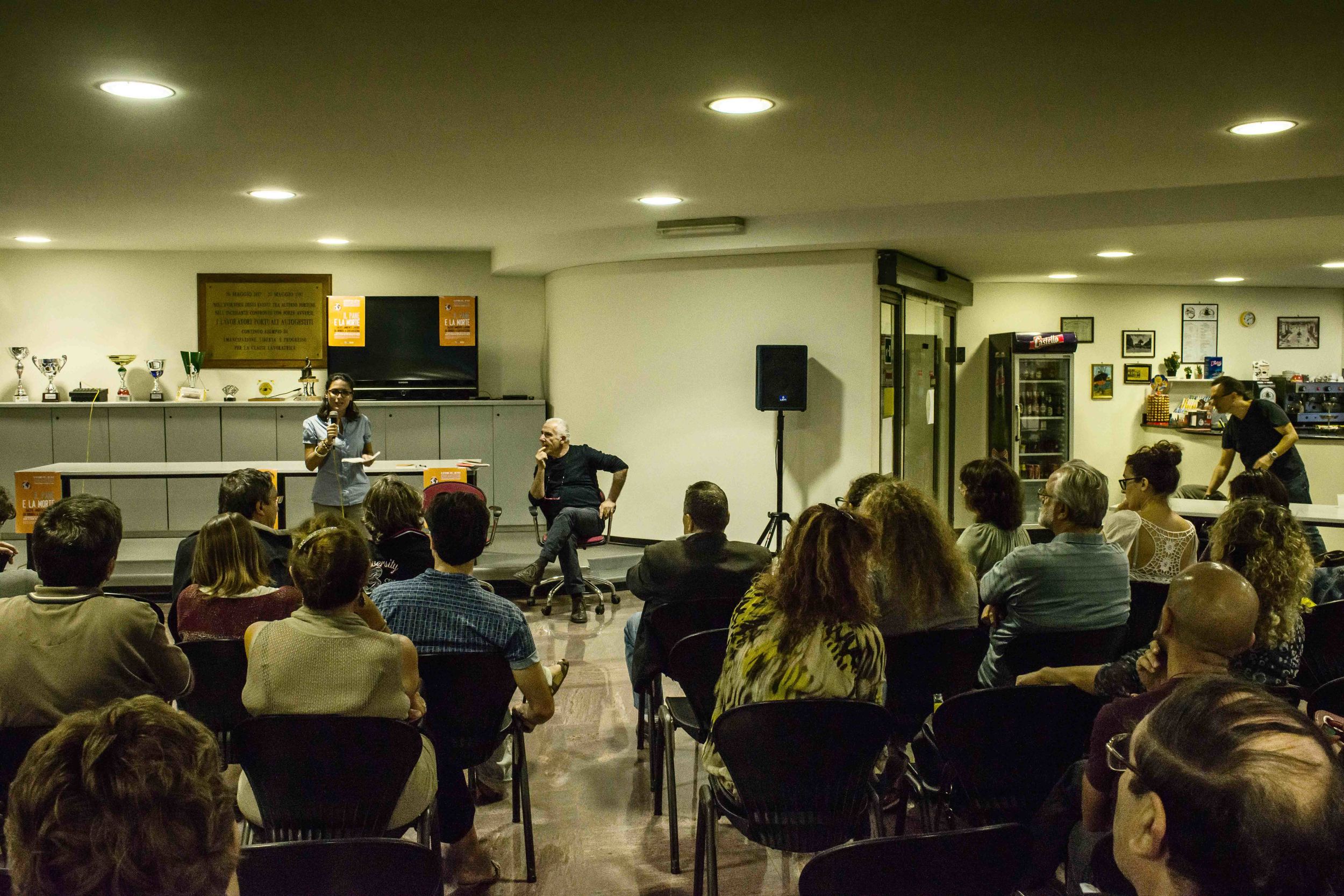  Nella sede della compagnia portuale presentazione del libro di Renato Curcio “Il pane e la morte” sul tema del ricatto occupazionale nel brindisino, che presenta forti analogie con il fenomeno socioeconomico di Civitavecchia.&nbsp;Civitavecchia, ott