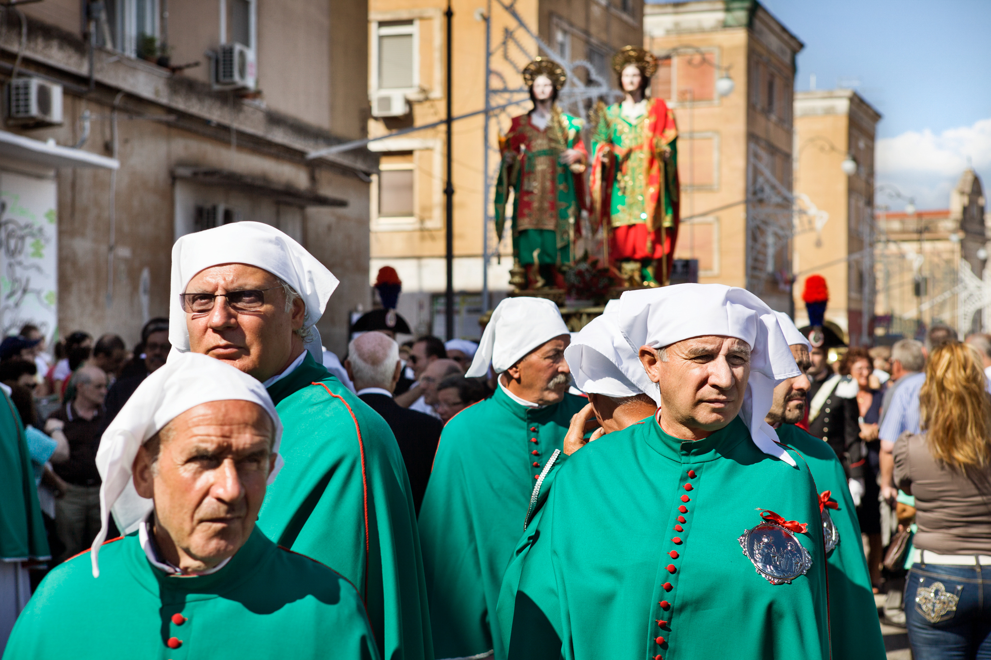  Taranto, Italia, 26 Settembre 2013. Processione dei santi medici Cosma e Damiano lungo la marina della Città Vecchia di Taranto. 