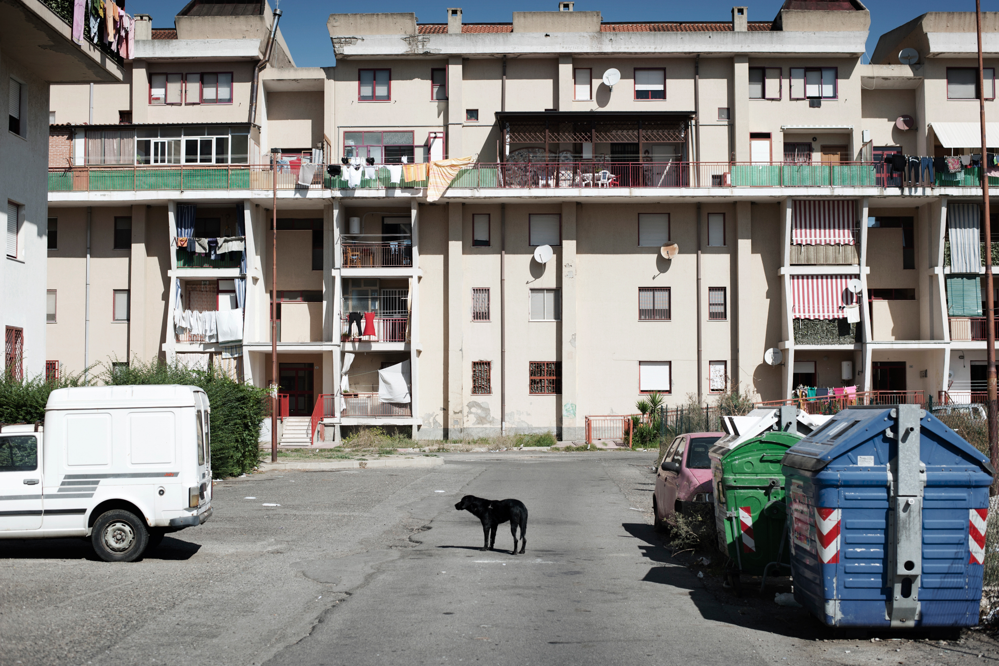  Italia. Crotone 2013: Queste palazzine di edilizia popolare (Aterp) nella periferia di Crotone fanno parte dei siti “altamente contaminati”. 