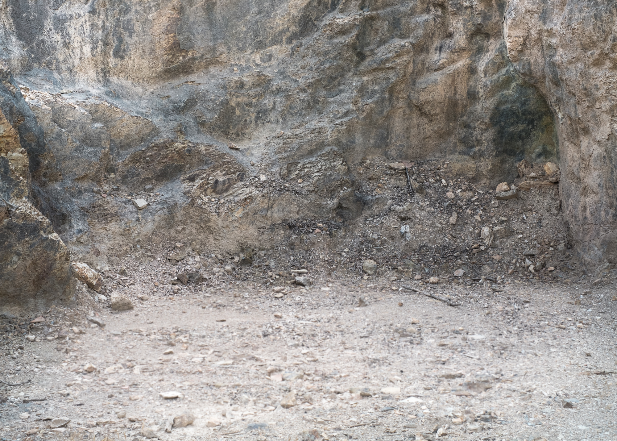  Particolare rocce, miniere di Baccu Locci, comune di Villaputzu, poligono a terra. 
