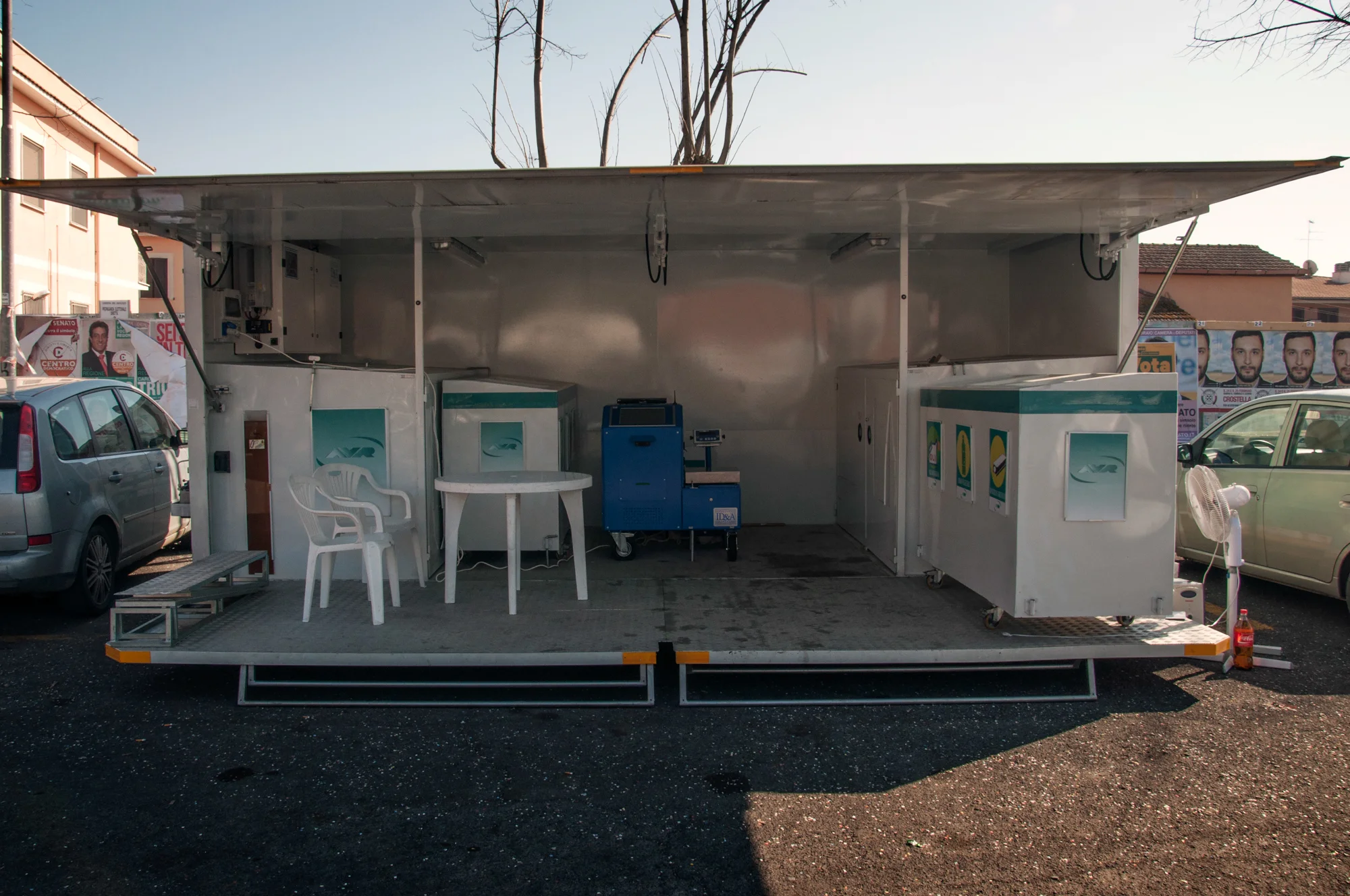 Isola ecologica mobile al servizio dei cittadini.