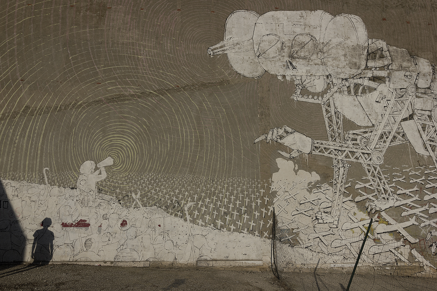  Niscemi (CL), Luglio 2017. Uno dei tre murales del famoso street artist italiano Blu a Niscemi. Nel 2013 ha aderito al Comitato degli Artisti No MUOS, lasciando in dote tre preziosi graffiti sui muri della città siciliana. © Chiara Faggionato  