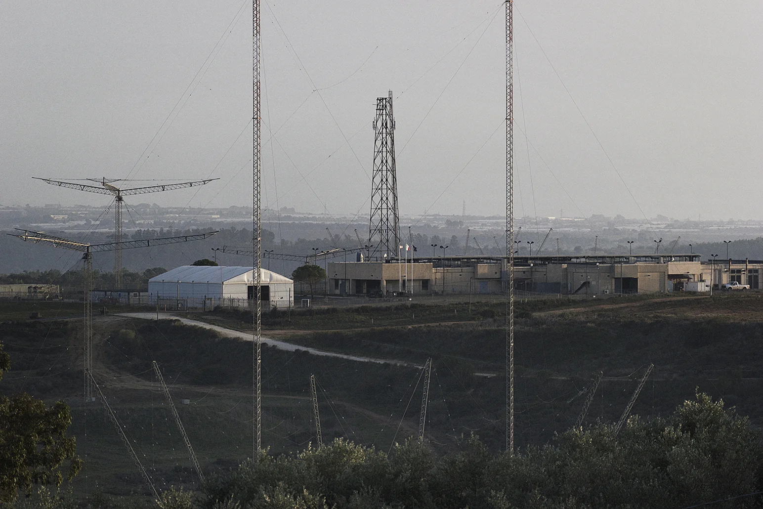 Niscemi (CL), Novembre 2017. Vista sul Naval Radio Transmitter Facility (MUOS) © Chiara Faggionato
