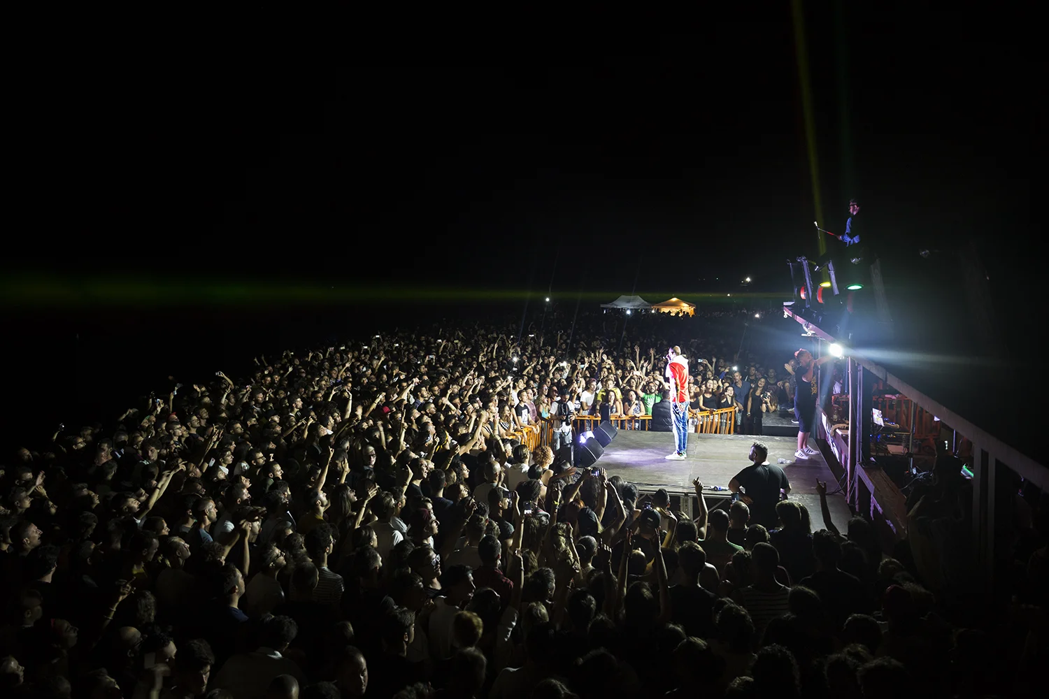 Il passaggio della condotta TAP avverrà a poche decine di metri di distanza dalla dance hall Mamanera Reggae Beach, che durante il periodo estivo ospita eventi frequentati da migliaia di persone, tra cui molti turisti.
San Foca, lido San Basilio Agosto 2017. © Giuseppe Laera