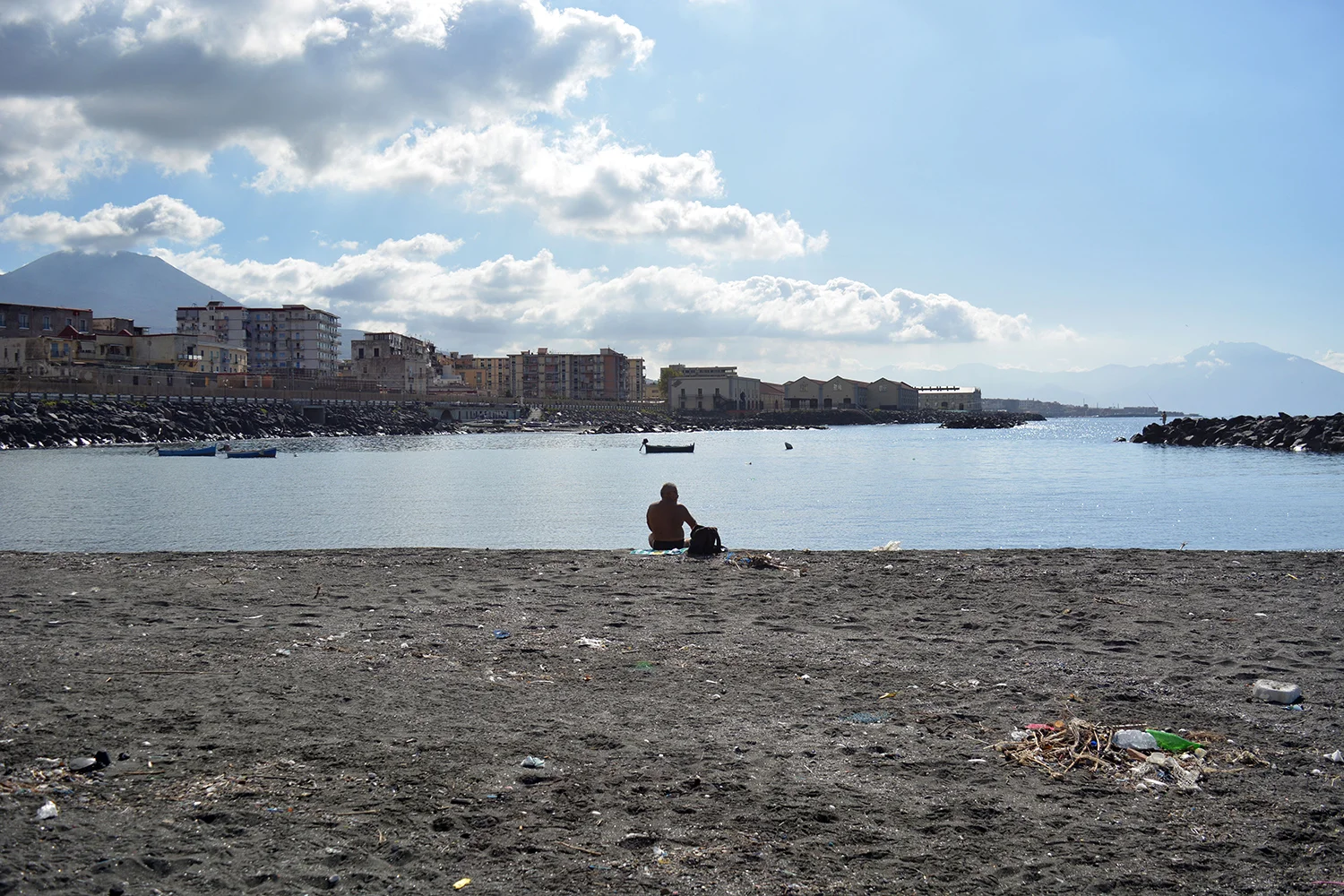 San Giovanni a Teduccio (Napoli), 2017. Divieto di balneazione a causa degli scarichi non controllati. © Alice Tinozzi
