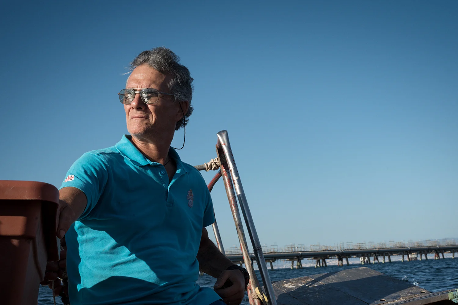 Carmelo Mura, ex pescatore e presidente di “Salva il Mare”, l’associazione da lui fondata nel 2015 che svolge un’attività di monitoraggio dello stato del mare e dei problemi ambientali con l'aiuto della cittadinanza di Sarroch. Sarroch (Cagliari), 2017.