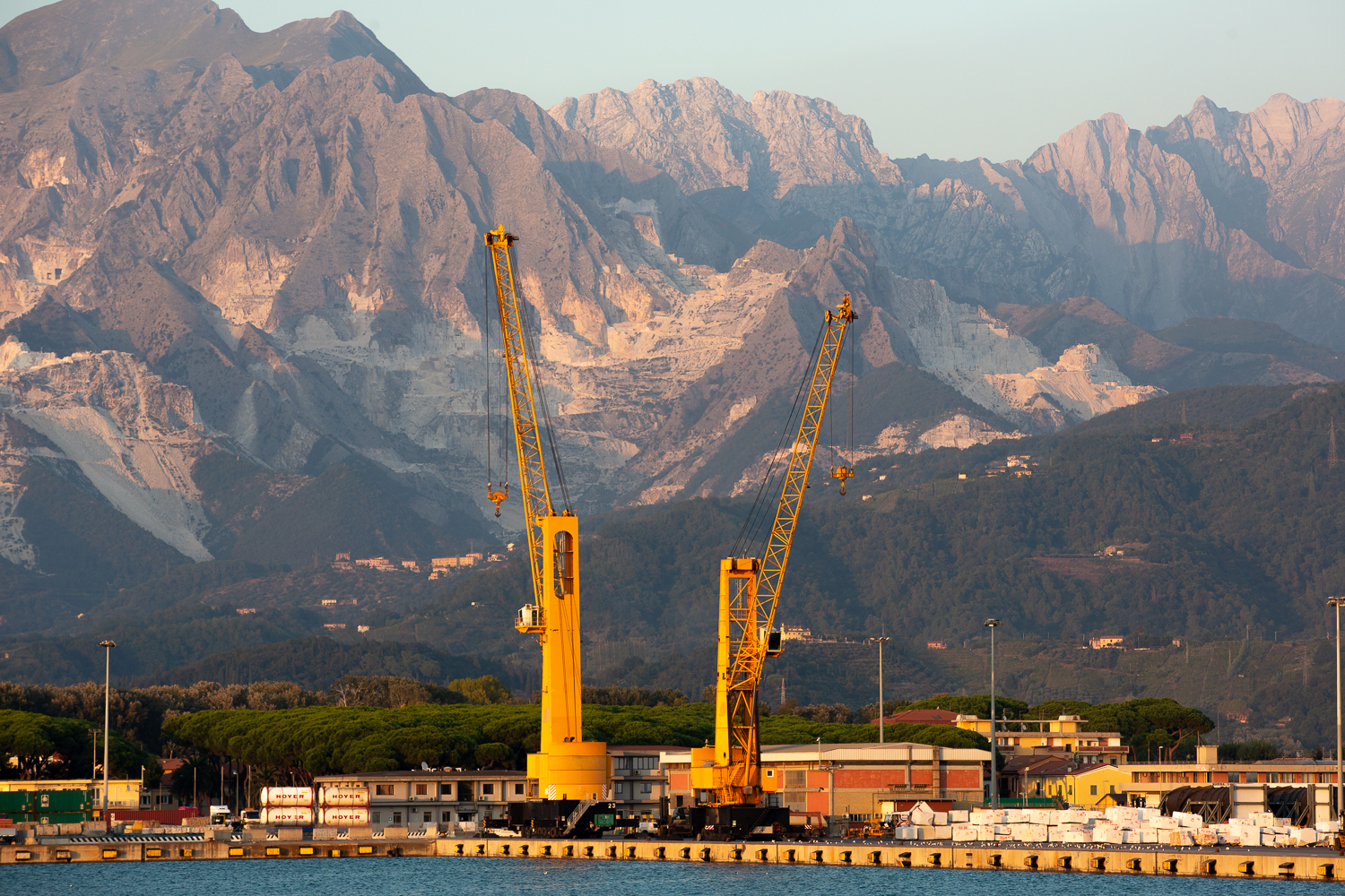 CARRARA-ENVIRONMENT-MARBLE-QUARRIES