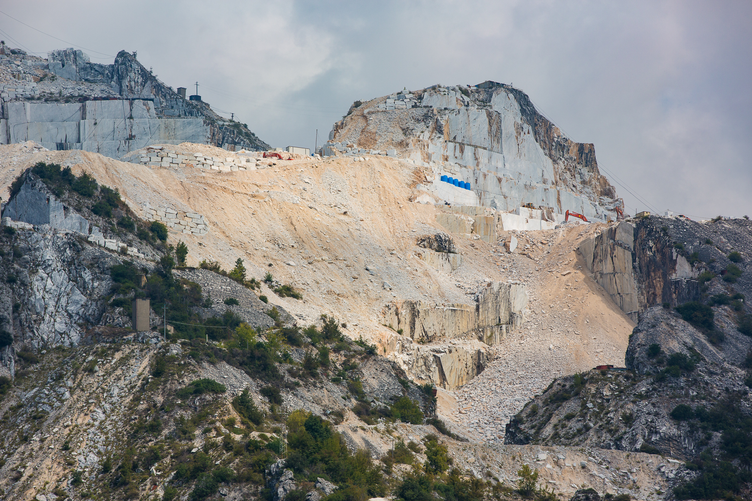 CARRARA-ENVIRONMENT-MARBLE-QUARRIES