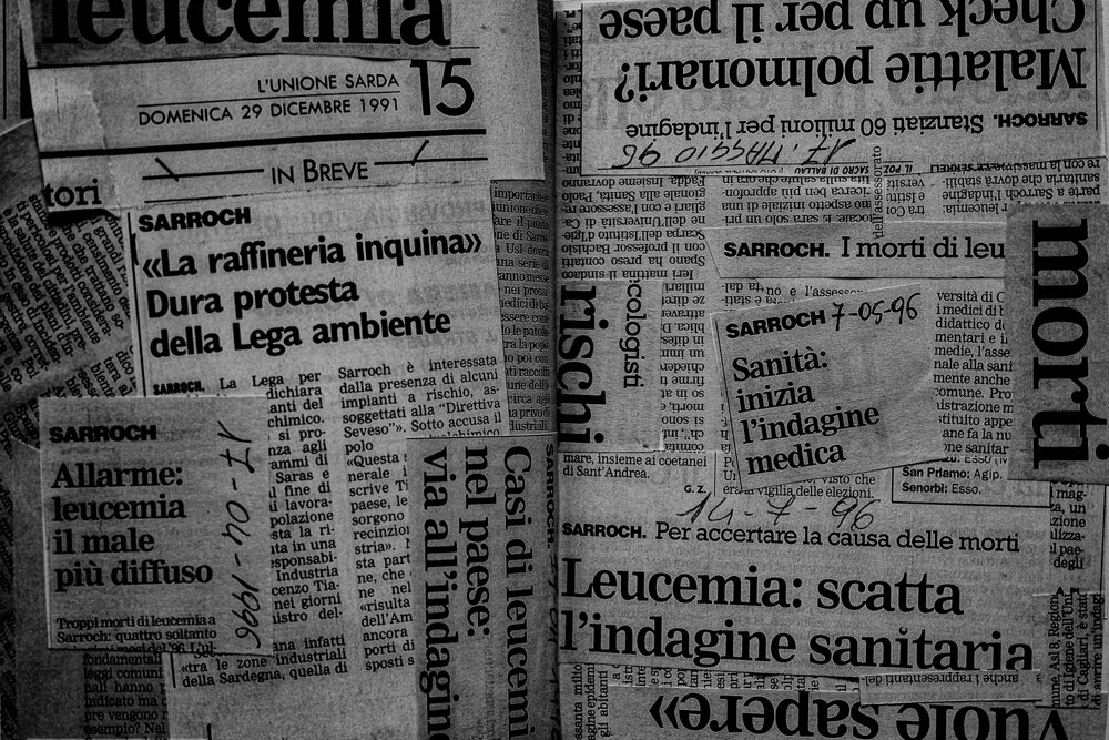  Documentazione tratta dai quotidiani locali riguardanti le malattie tumorali della zona di Sarroch, dall’archivio di Teresina Perra, presidentessa di Aria Noa, associazione salute e ambiente di Sarroch (Cagliari), 2019 