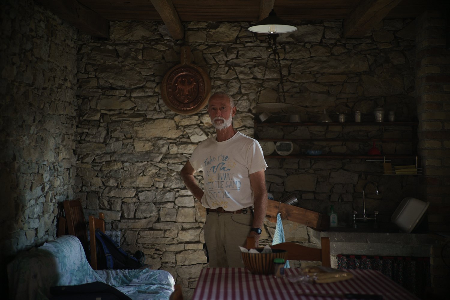  Marino, ex-abitante del borgo di Praforte nella casa che fu di sua nonna, che ha recentemente ristrutturato. Castelnovo del Friuli (Pordenone), 2023.Marino aveva 12 anni quando il borgo fu sgomberato. “La mia famiglia fu l’ultima ad andarsene. Mio p