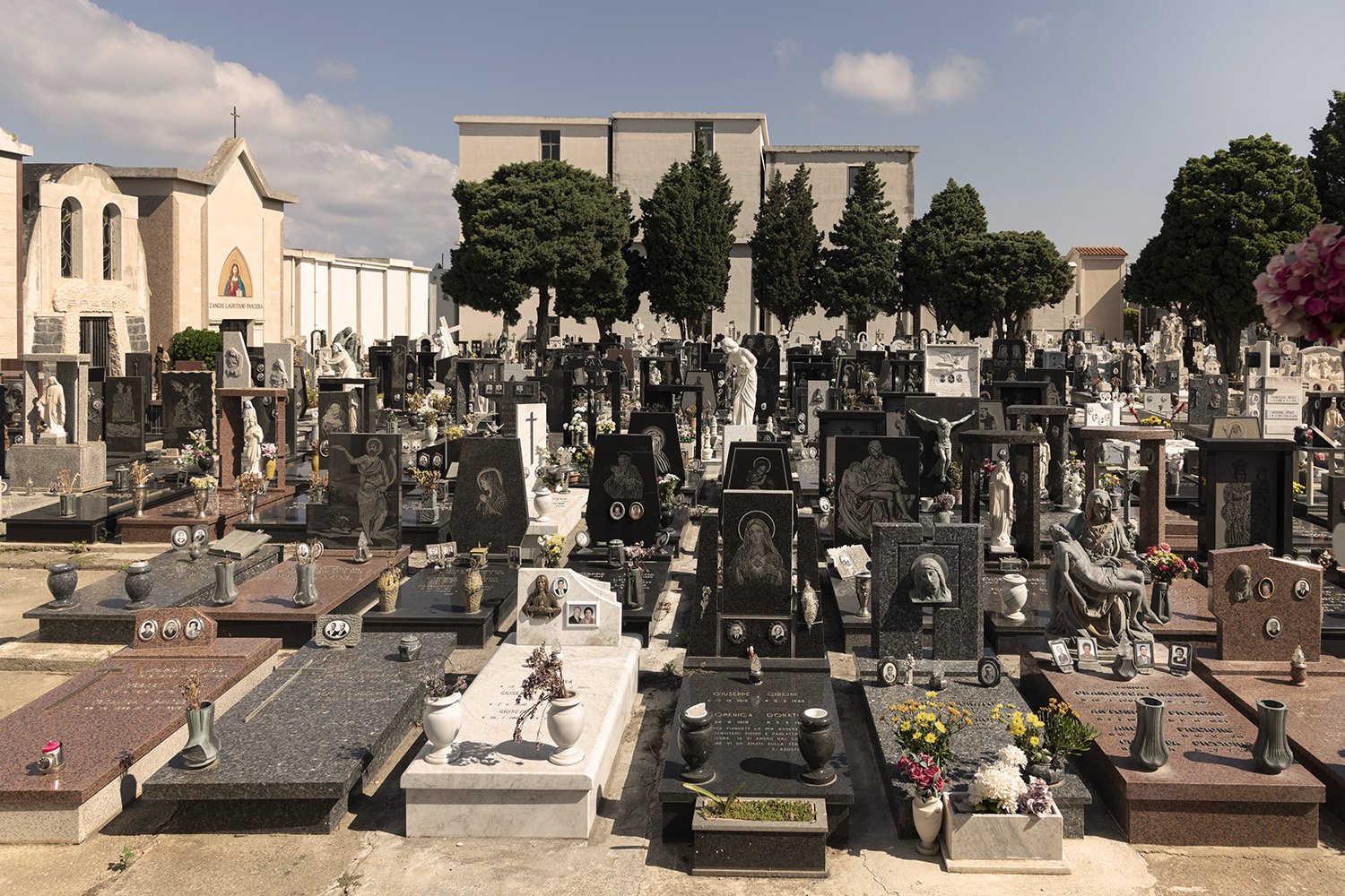  Il cimitero di Granatari (Messina) verrà dismesso. 