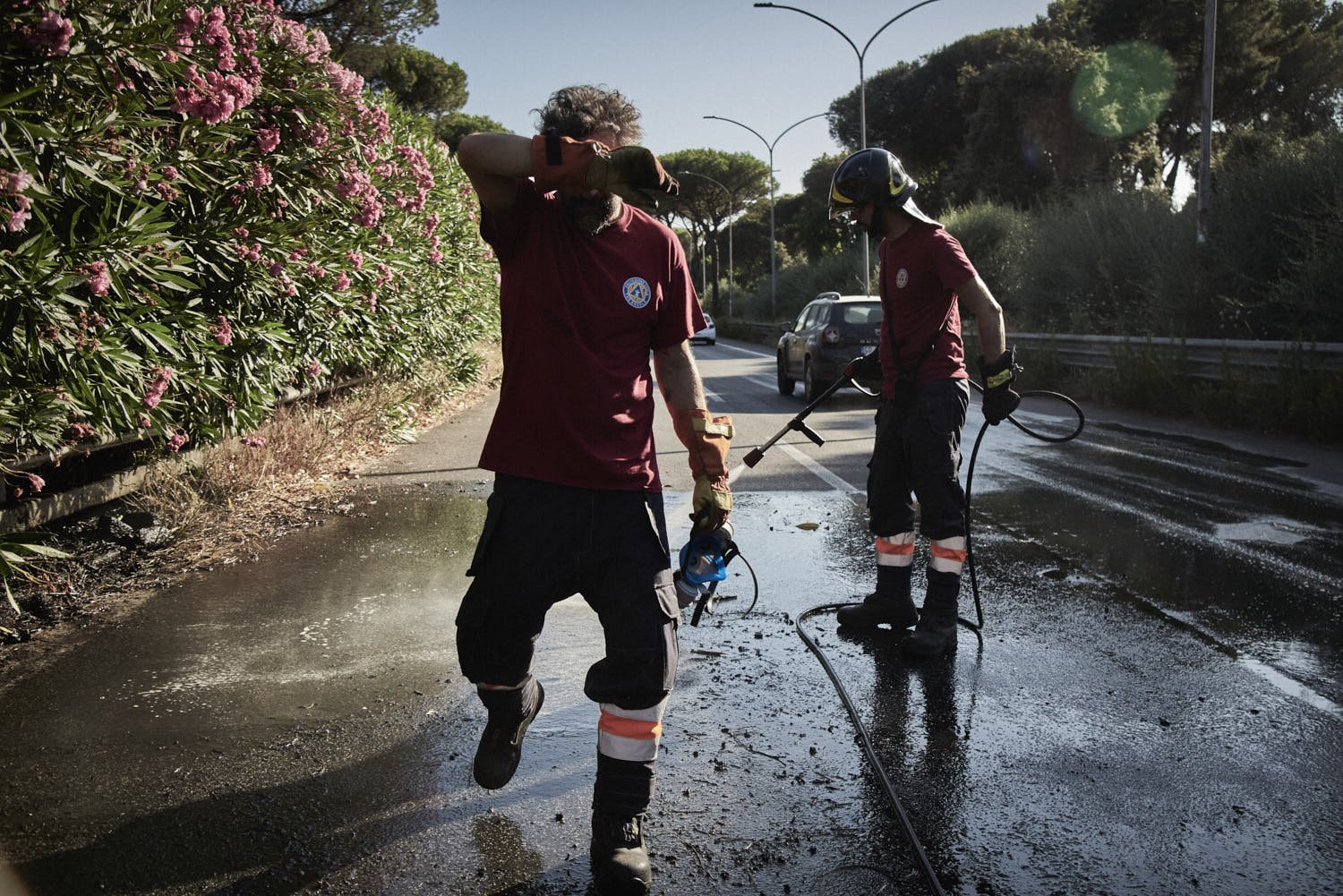  Bonifica di un tratto della via Cristoforo Colombo a seguito un piccolo incendio sullo spartitraffico, causato da una sigaretta accesa gettata dalle auto in corsa: l’intervento tempestivo ha ne scongiurato lo sviluppo ulteriore, giovedì 27 luglio 20