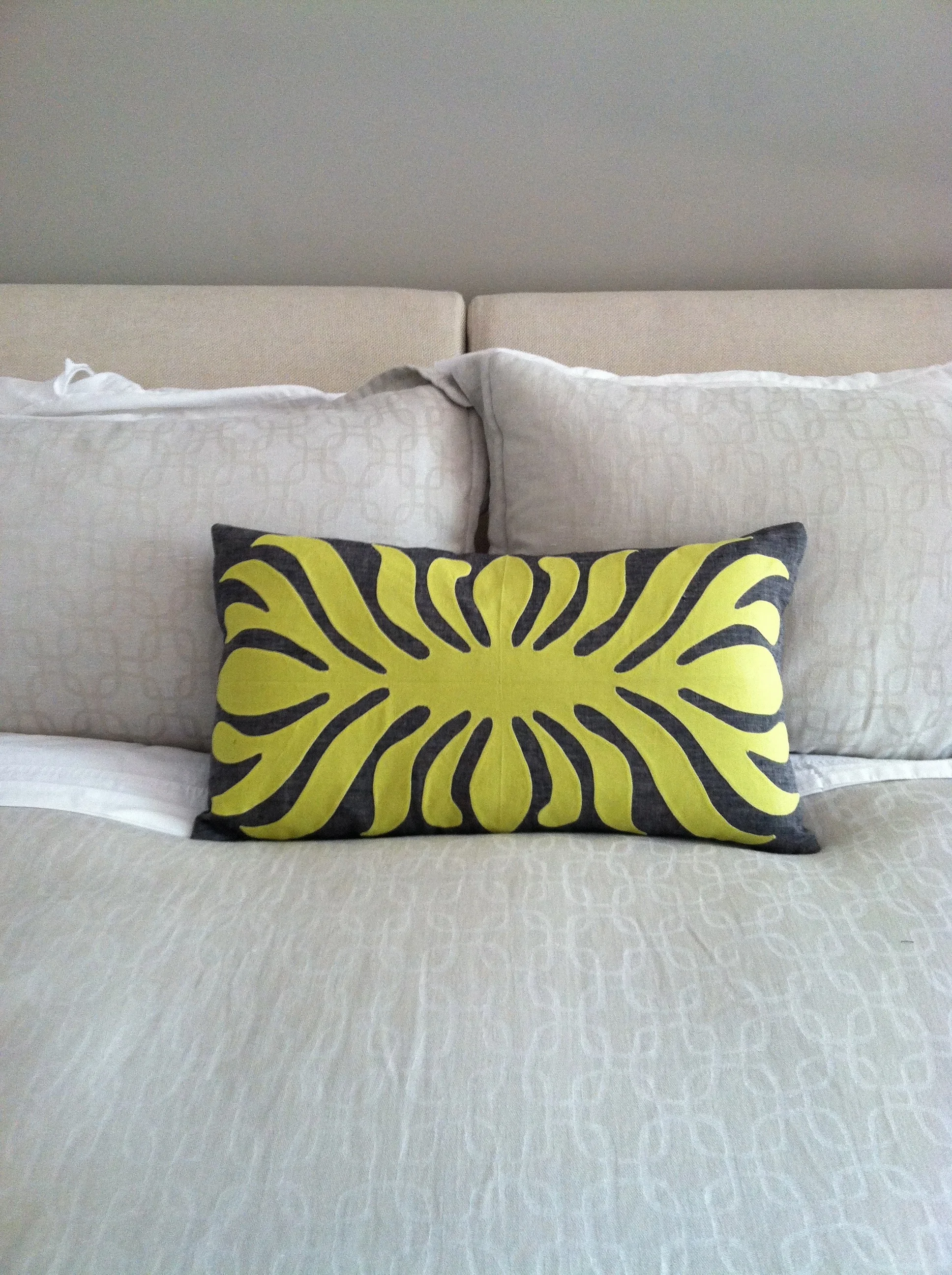 AppliquePillow#2.jpg