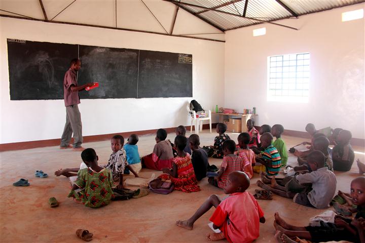 head teacher chaana and class.jpg