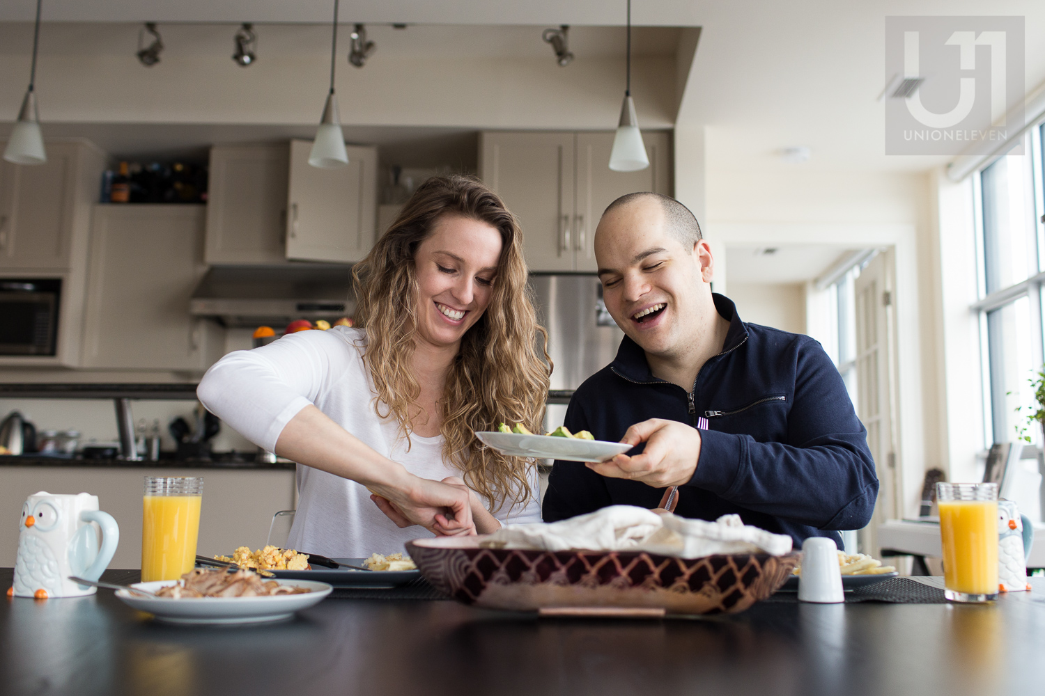 couple-eating-breakfast-ottawa