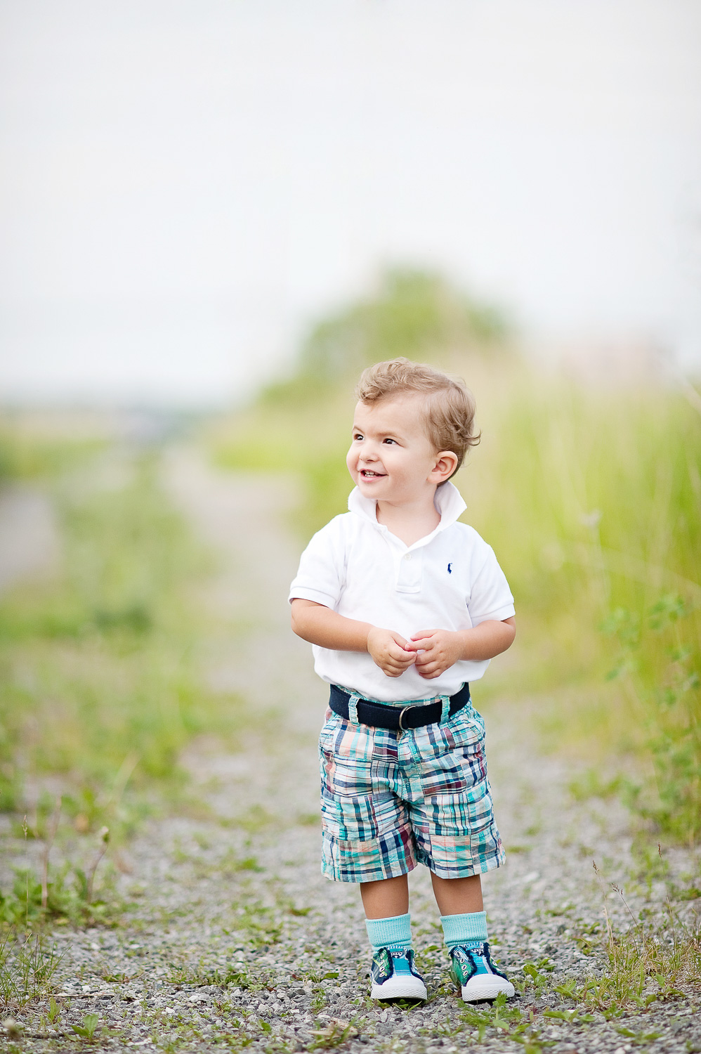 outdoor portrait of a toddler (Copy)
