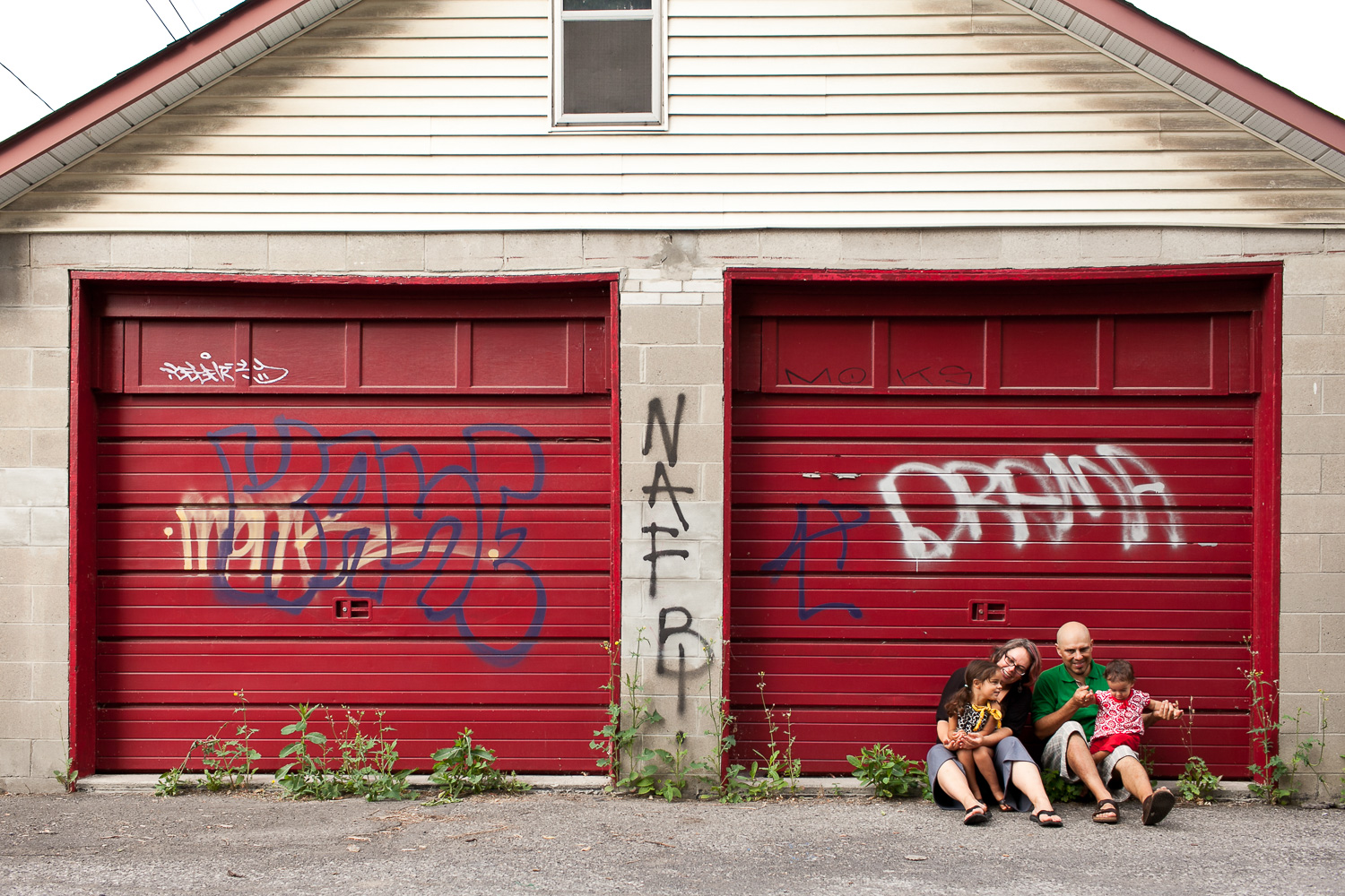 outdoor portrait of a family (Copy)