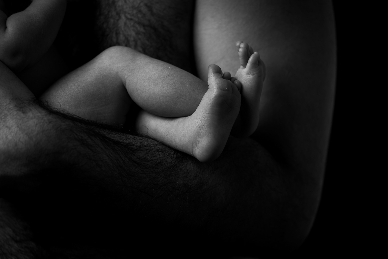 photo of a newborn baby's feet