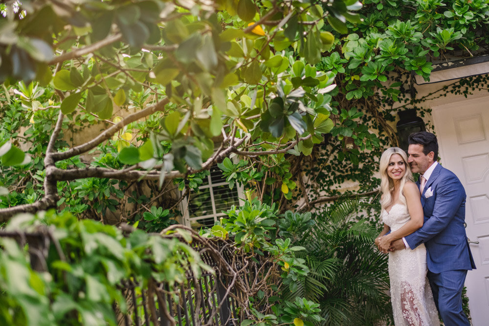 beautiful intimate backyard wedding photograph