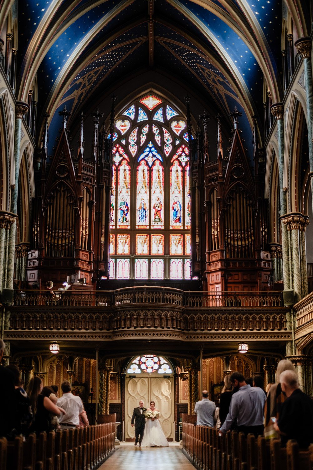candid wedding photos at Notre dame cathedral in ottawa