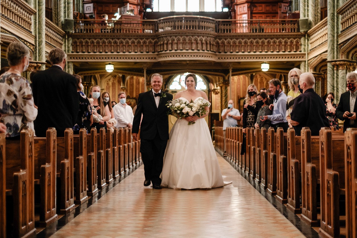 candid wedding photos at Notre dame cathedral in ottawa