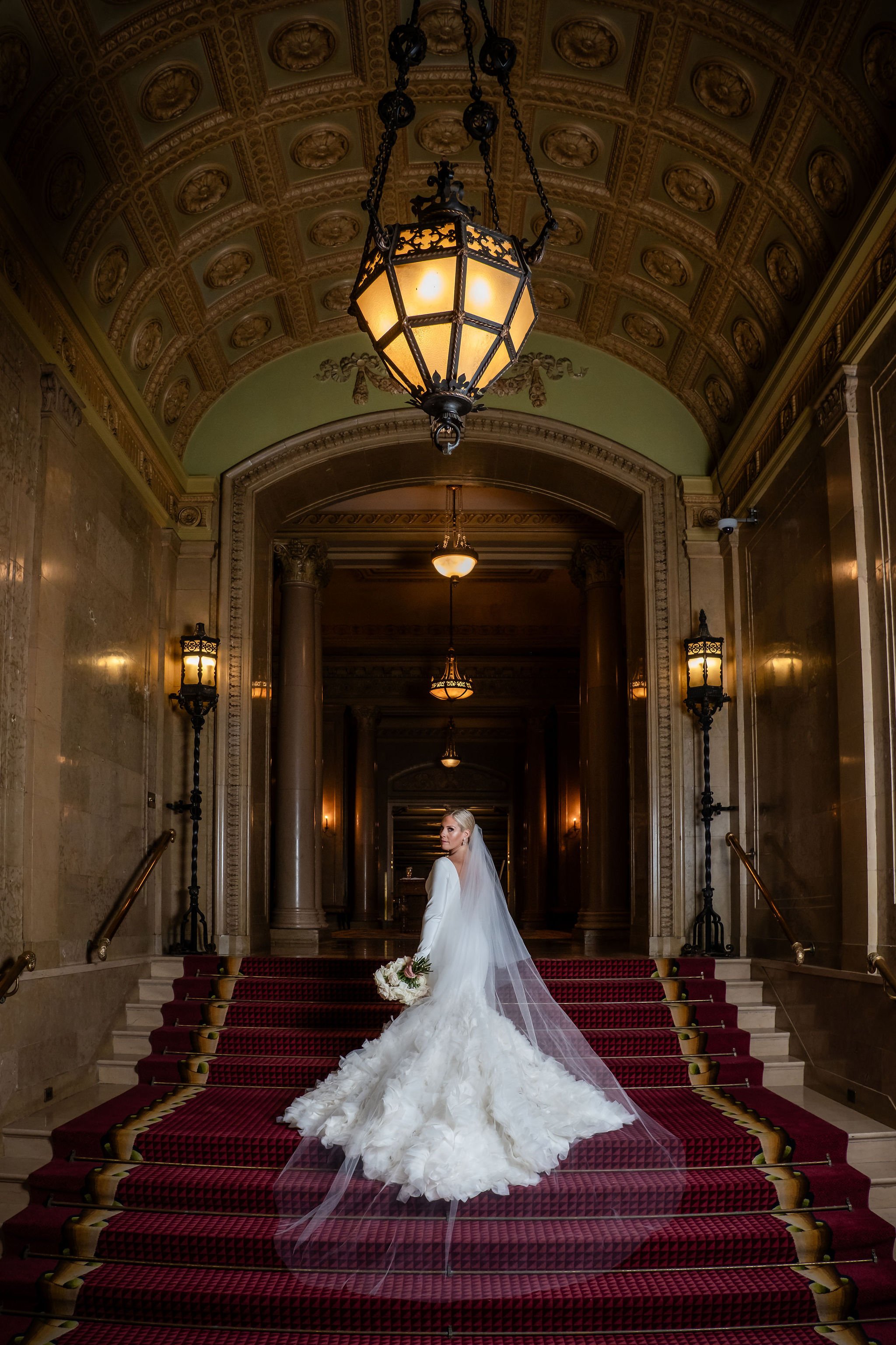 photograph of a wedding couple at the chateau Laurier 