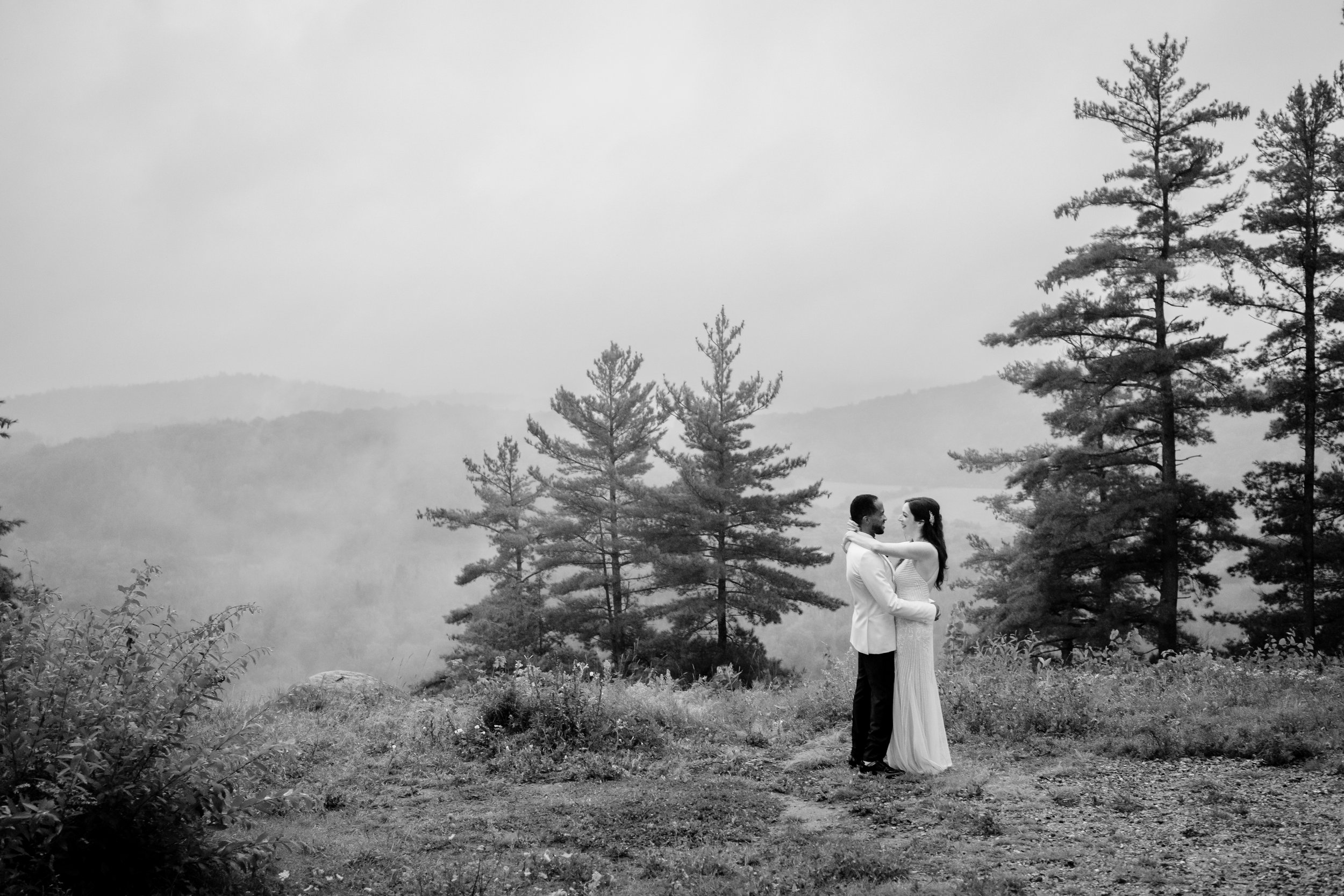 foggy rainy wedding photograph at le belvedere