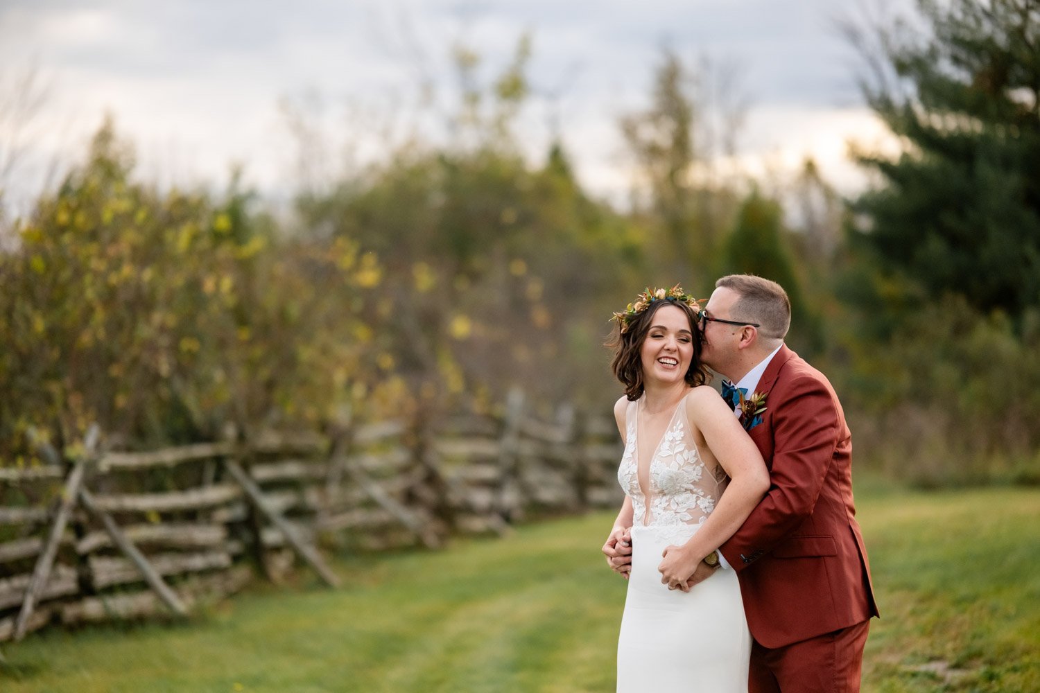 couples portraits outside at a fall stonefields estate wedding