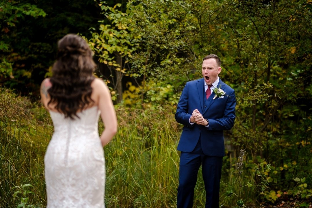 Such a good first look reaction!
.
. @lebelvedere #elegantcountrywedding #weddinginspiration #ottawavenues #wakefieldweddings #wakefieldquebec #lebelvedereweddings #ottawabride
#ottawaphotography #ottawaphotographer #ottawaweddingphotography #ontario