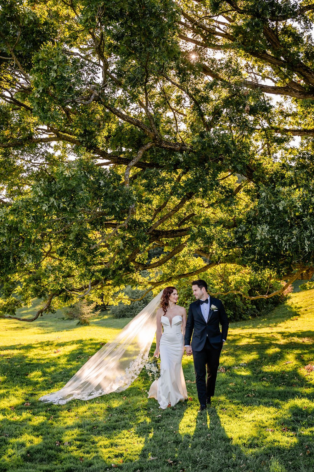 wedding photography in the arboretum in ottawa on a sunny day