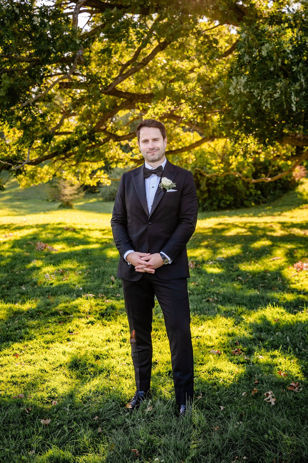 wedding photography in the arboretum in ottawa on a sunny day