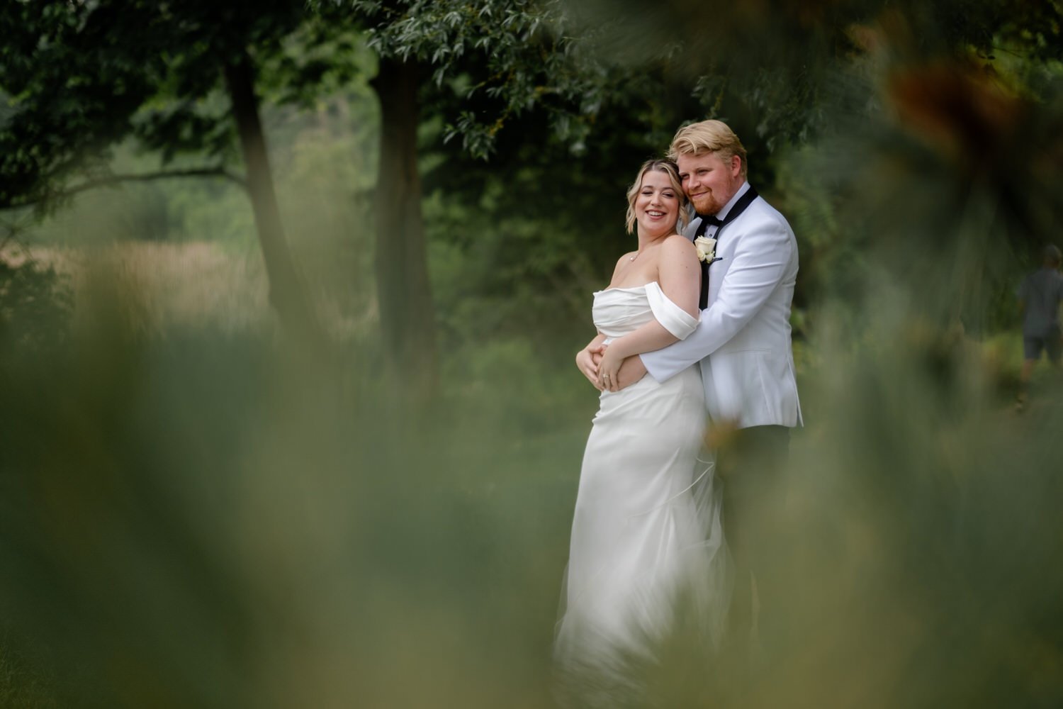 wedding photograph in the Arboretum in Ottawa