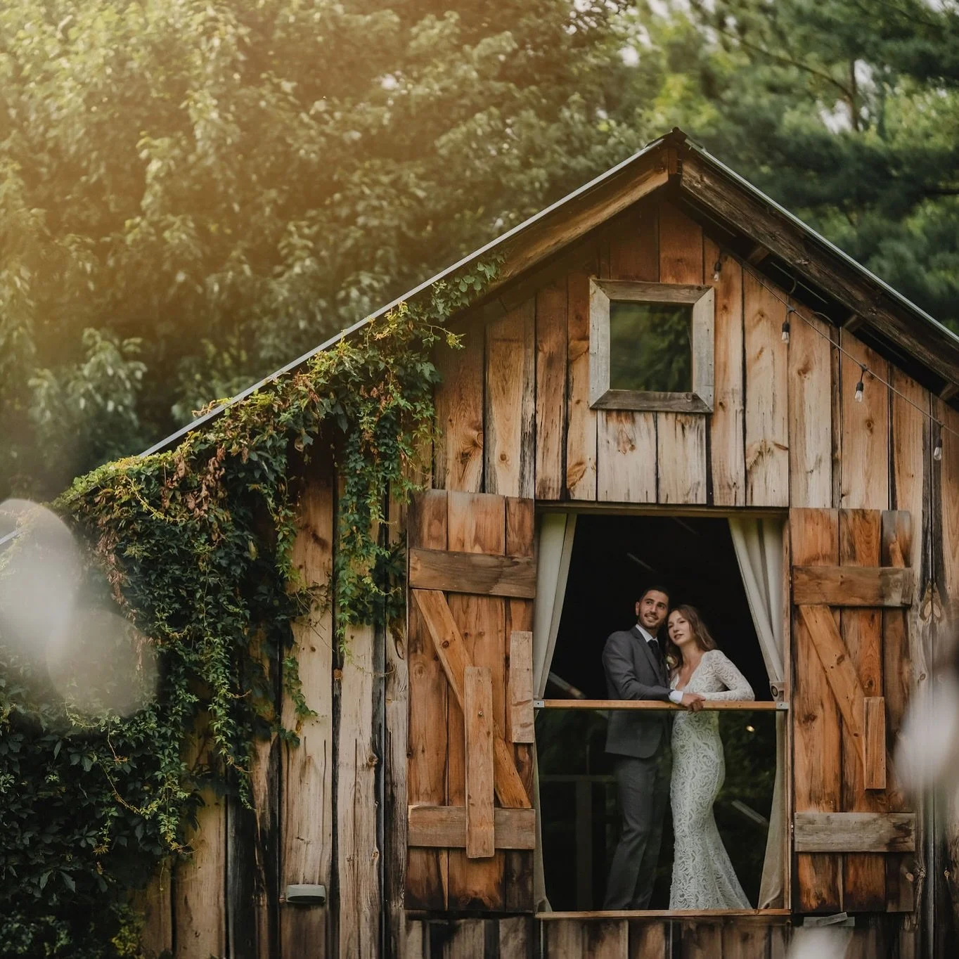 Camille and Wael&rsquo;s @adelinabarnvenue wedding is up on the blog!
.
.
.
#weddings #ottawaweddingphotography #ottawawedding #adelinabarnwedding