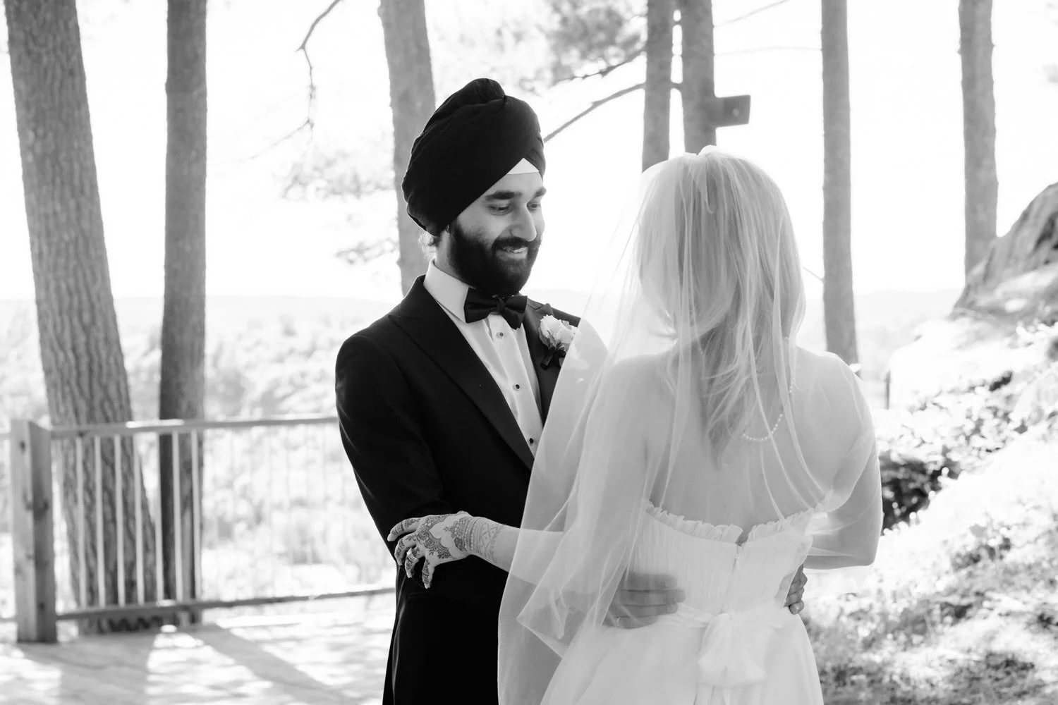 Photos of a bride and groom at their le belvedere wedding