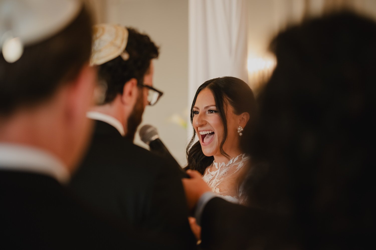 photograph from a jewish wedding ceremony in the drawing room at the chateau laurier