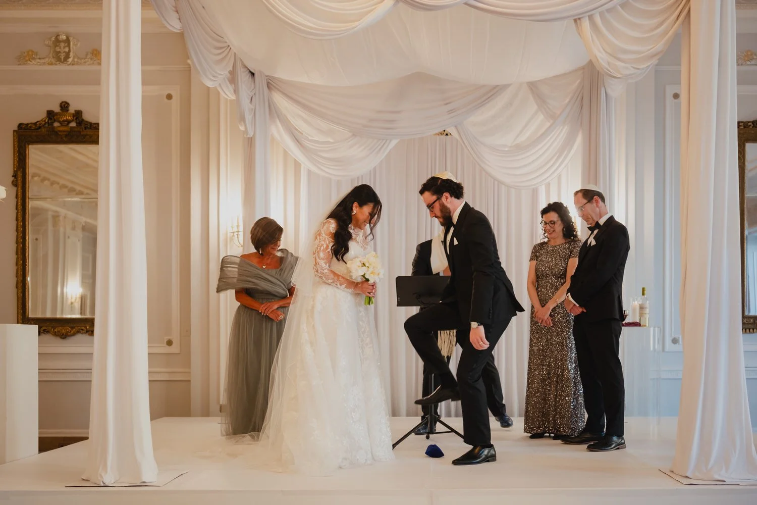 photograph from a jewish wedding ceremony in the drawing room at the chateau laurier