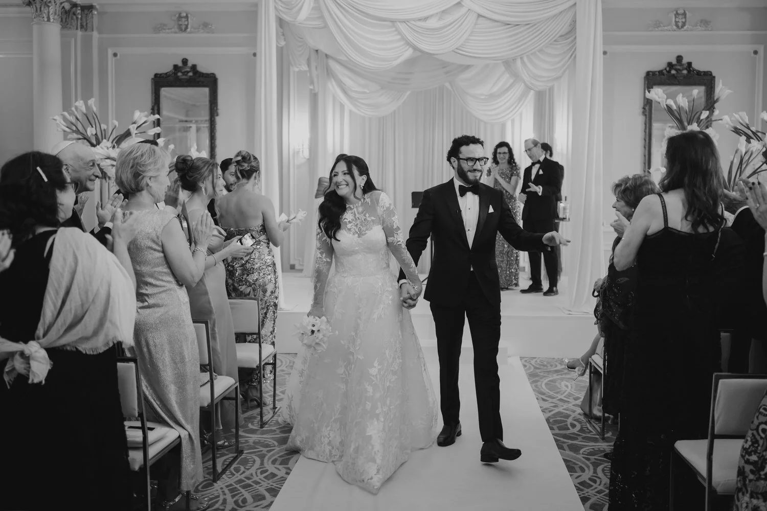 photograph from a jewish wedding ceremony in the drawing room at the chateau laurier