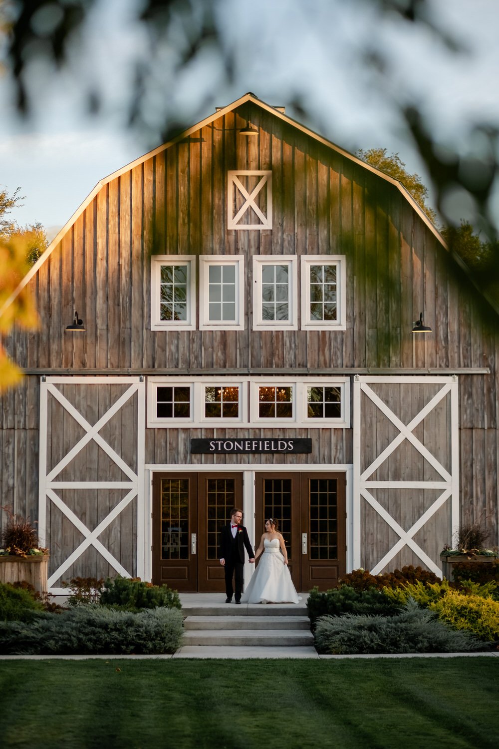 sunset wedding photograph at stonefields estate