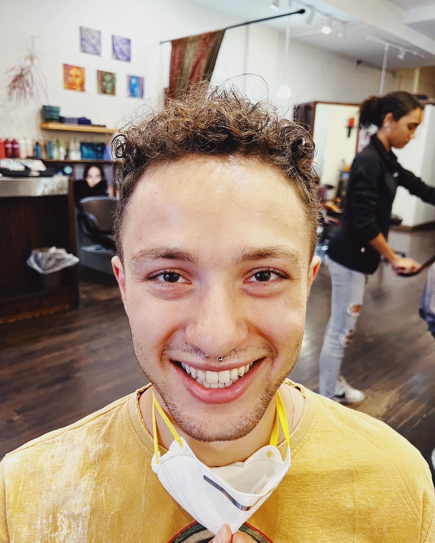 What a great #makeover for him! 😎 swipe left to see the before and afters. How fun! Cut by @kariman.rootshairsalon #chicagosalon #chicagostylist #westloopsalon #fultonmarket #avedasalon #loveaveda #crueltyfree